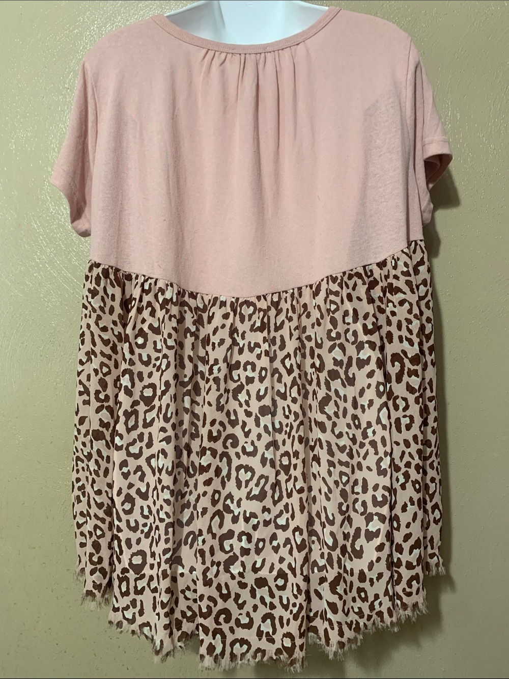 #15 Umgee size S Blush Pink Short-Sleeve Tee Leopard Side Panels raw hem NWT - Picture 2 of 4
